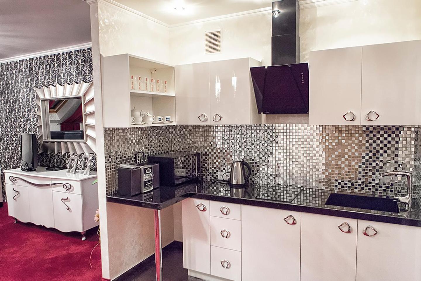 Hotel Lord Debica Bagian luar foto