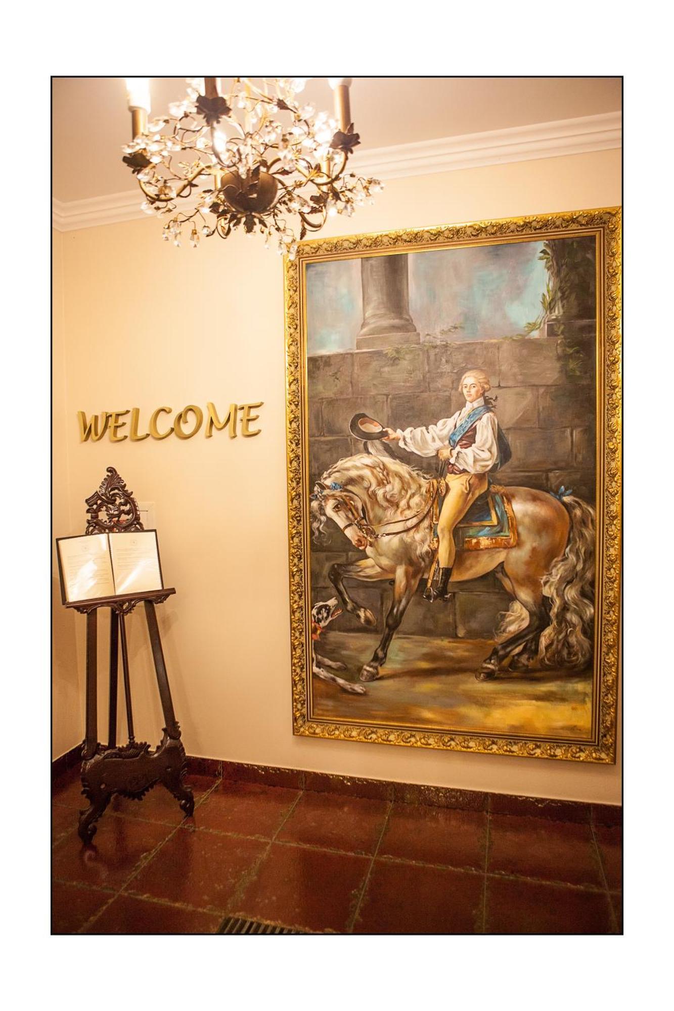 Hotel Lord Debica Bagian luar foto